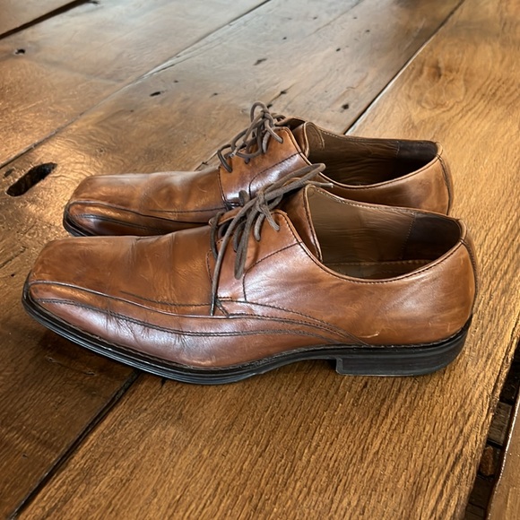 Men’s Johnston & Murphy Dress Shoes. 9 1/2 M - Picture 2 of 5